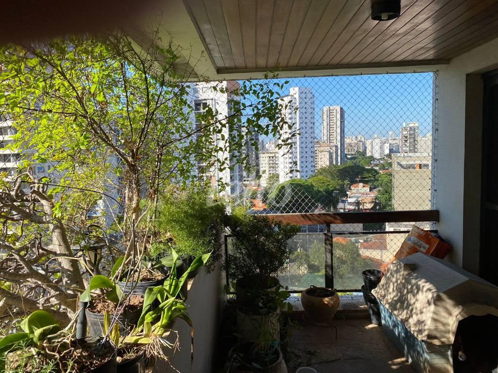 VARANDA de Apartamento à venda, Padrão com 209 m², 4 quartos e 3 vagas em Campo Belo - São Paulo