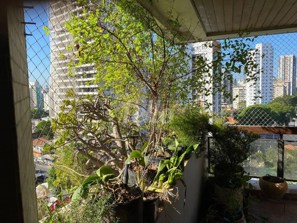 VARANDA de Apartamento à venda, Padrão com 209 m², 4 quartos e 3 vagas em Campo Belo - São Paulo