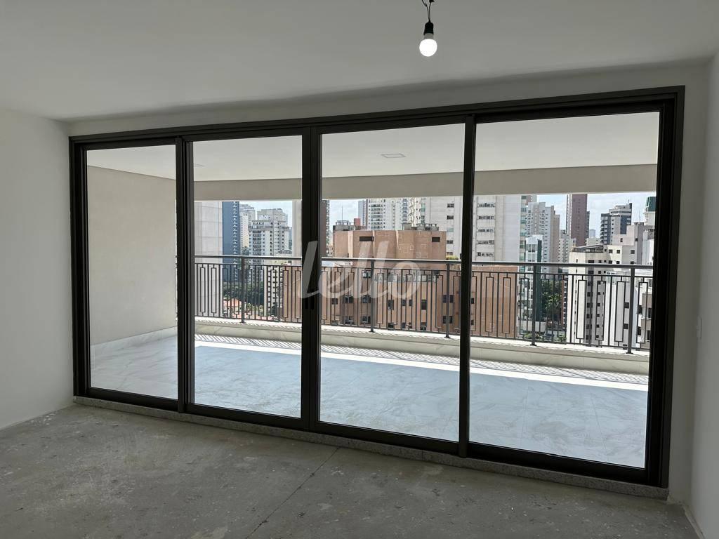 LIVING de Apartamento à venda, Padrão com 144 m², 4 quartos e 2 vagas em Jardim Aurélia - São Paulo