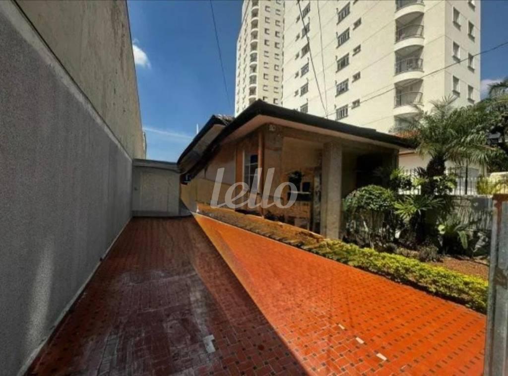 LATERAL de Casa à venda, térrea com 139 m², 3 quartos e 6 vagas em Mooca - São Paulo