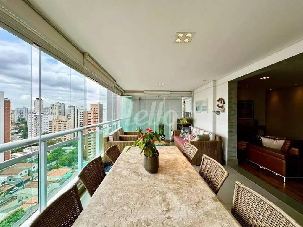 VARANDA GOURMET de Apartamento à venda, Padrão com 153 m², 4 quartos e 3 vagas em Parque Colonial - São Paulo