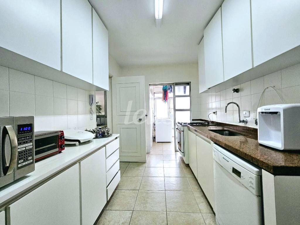 COZINHA de Apartamento à venda, Padrão com 129 m², 3 quartos e 1 vaga em Paraíso - São Paulo