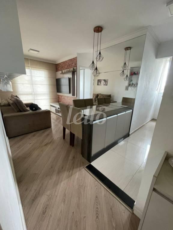 SALA DOIS AMBIENTES de Apartamento à venda, Padrão com 46 m², 2 quartos e 1 vaga em Jardim Monte Líbano - Santo André