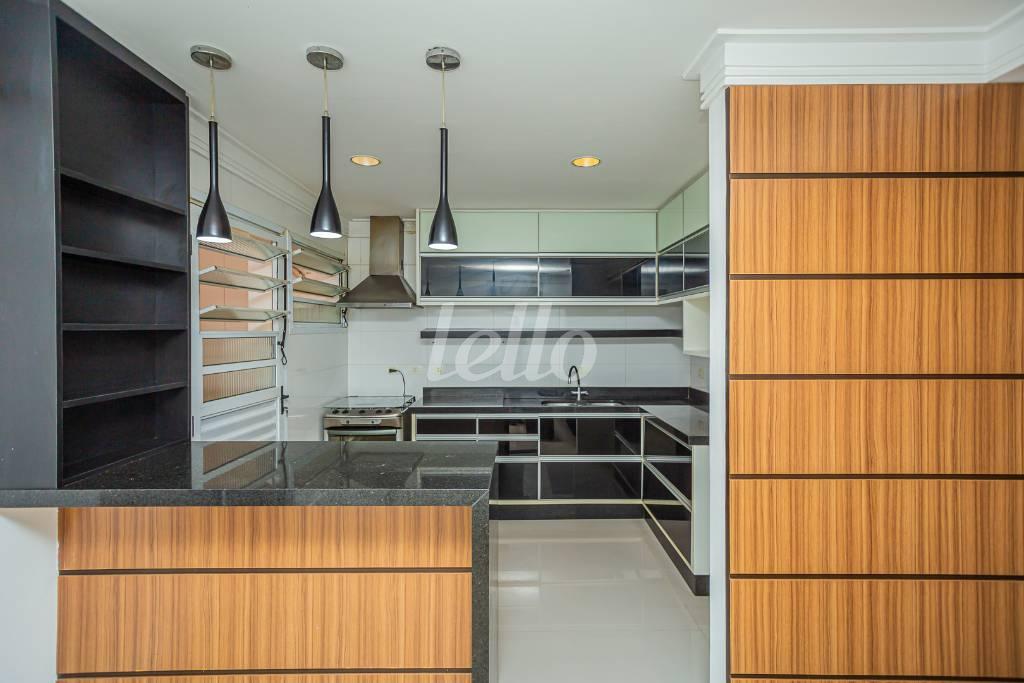 08COZINHA_009 de Casa para alugar, sobrado com 150 m², 3 quartos e 2 vagas em Parque Imperial - São Paulo