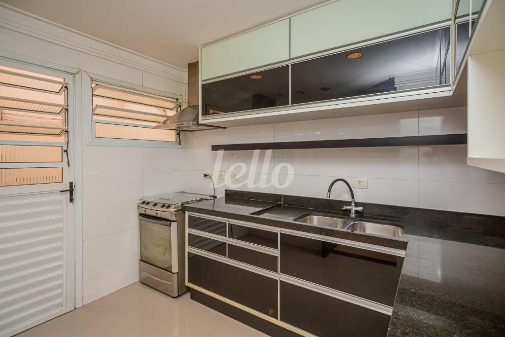 08COZINHA_012 de Casa para alugar, sobrado com 150 m², 3 quartos e 2 vagas em Parque Imperial - São Paulo