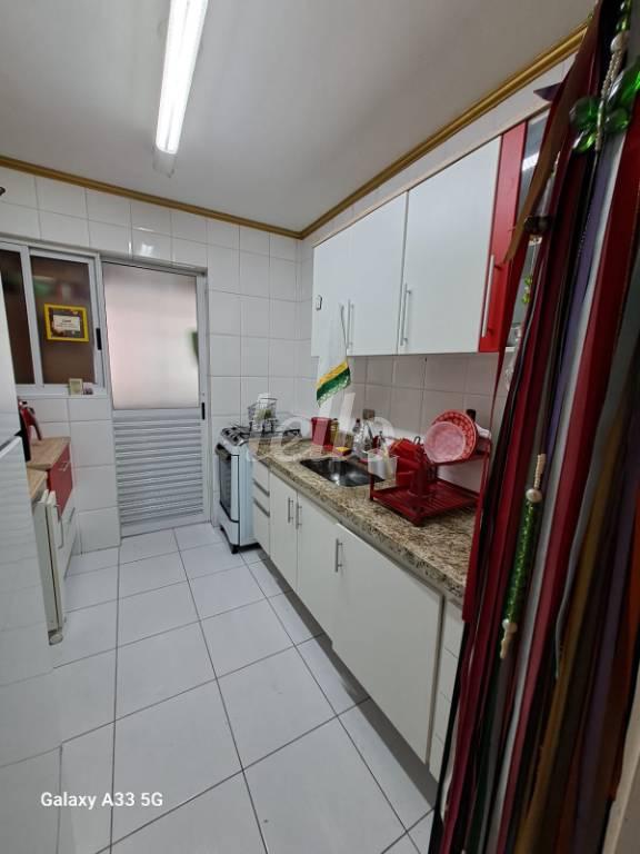 F de Apartamento à venda, Padrão com 63 m², 3 quartos e 2 vagas em Vila Leonor - São Paulo