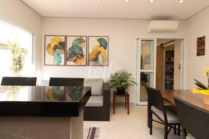 ESPAÇO GOURMET de Casa à venda, sobrado com 200 m², 3 quartos e 3 vagas em Mirandopolis - São Paulo