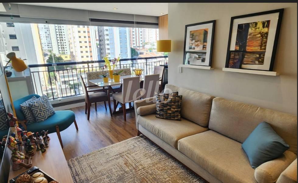 LIVING de Apartamento à venda, Padrão com 71 m², 2 quartos e 2 vagas em Saúde - São Paulo