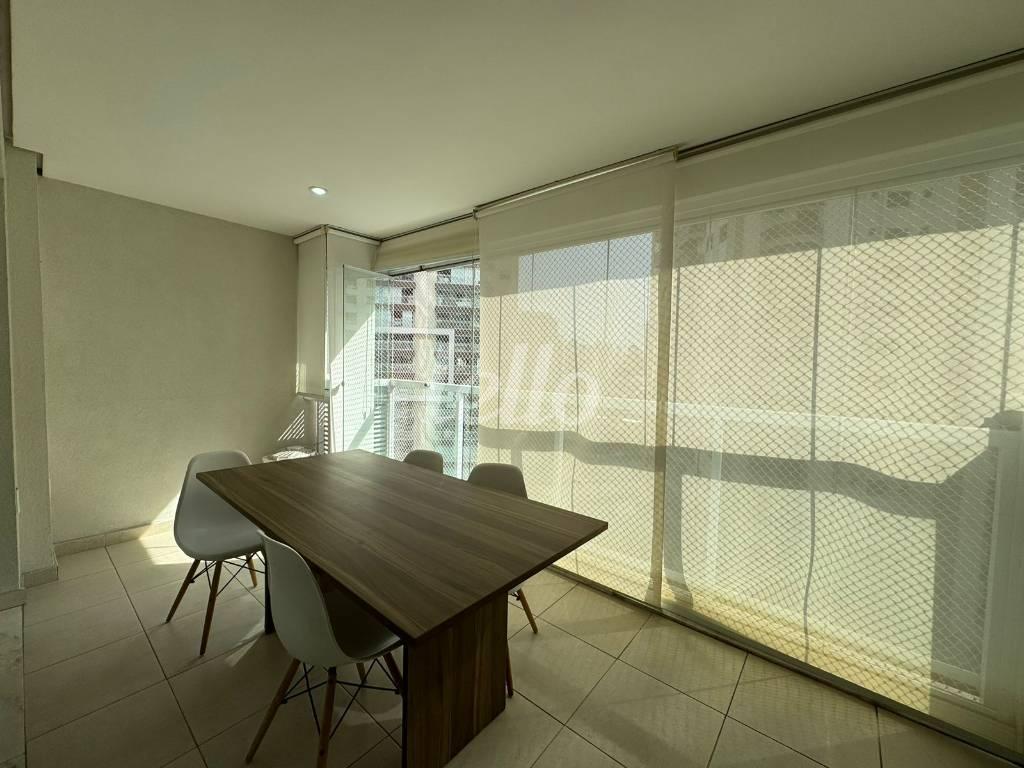 VARANDA GOURMET de Apartamento para alugar, Studio com 52 m², 1 quarto e 1 vaga em Vila Regente Feijó - São Paulo