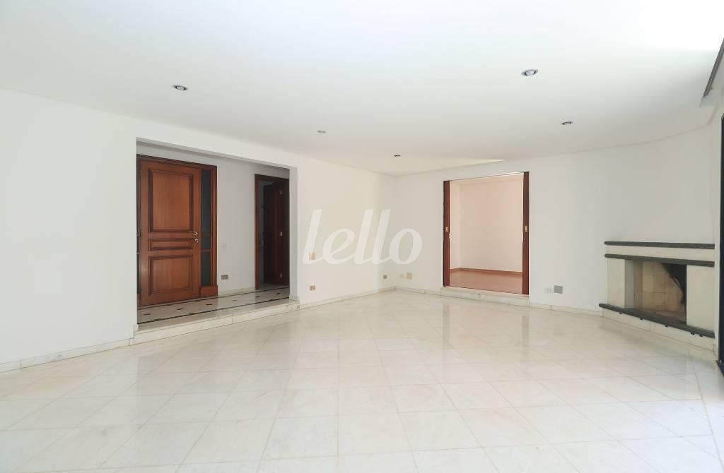 01SALA_004 de Apartamento para alugar, Padrão com 240 m², 3 quartos e 3 vagas em Consolação - São Paulo