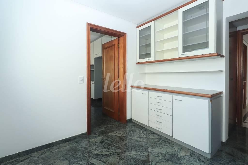 07COZINHA_002 de Apartamento para alugar, Padrão com 240 m², 3 quartos e 3 vagas em Consolação - São Paulo