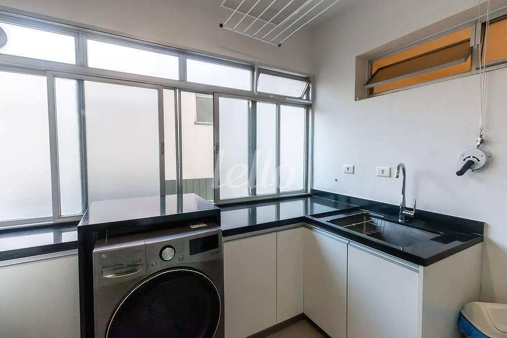 COZINHA de Apartamento para alugar, Padrão com 130 m², 2 quartos e 1 vaga em Itaim Bibi - São Paulo