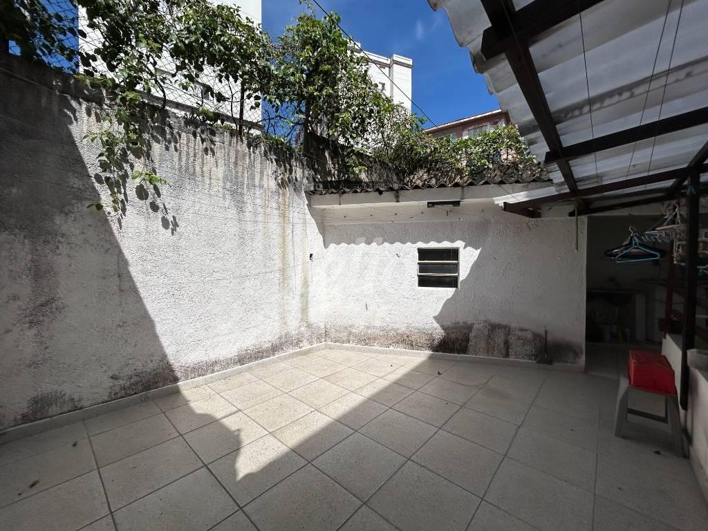 QUINTAL de Casa à venda, assobradada com 147 m², 4 quartos e 3 vagas em Imirim - São Paulo