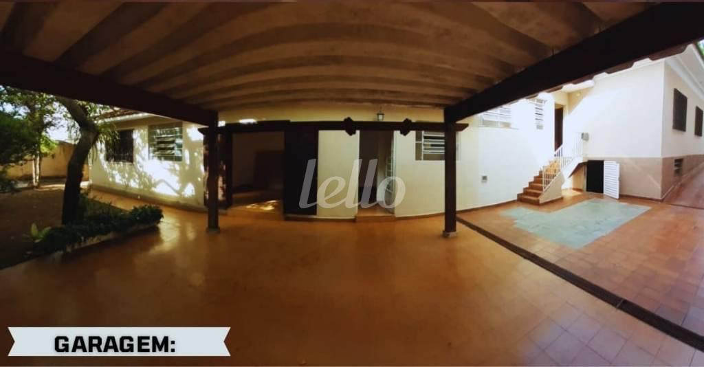 GARAGEM de Casa à venda, sobrado com 144 m², 3 quartos e 8 vagas em Parque da Vila Prudente - São Paulo