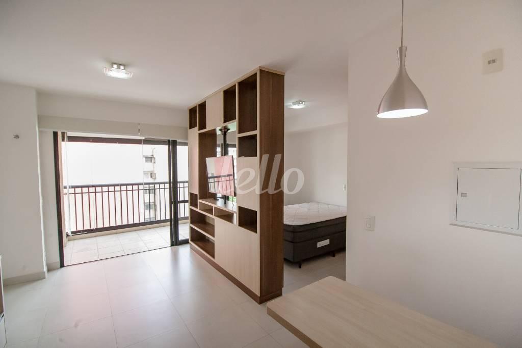 SALA de Apartamento para alugar, Padrão com 42 m², 1 quarto e 1 vaga em Bela Vista - São Paulo