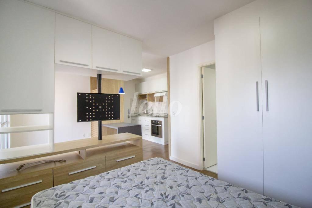 DORMITÓRIO de Apartamento para alugar, Padrão com 38 m², 1 quarto e 1 vaga em Consolação - São Paulo