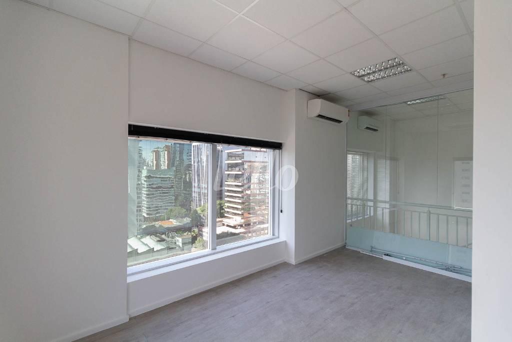 SALA 4 de Sala / Conjunto para alugar, Duplex com 130 m², e 3 vagas em Itaim Bibi - São Paulo