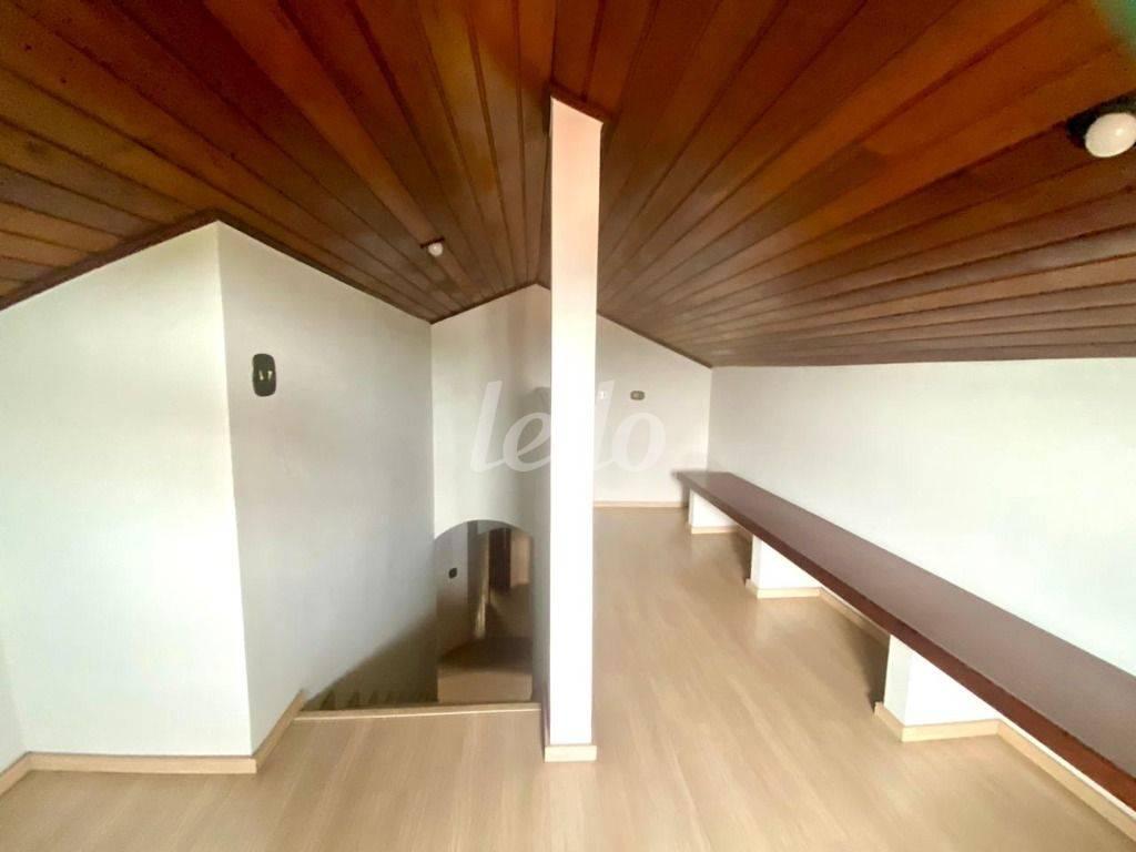 SUÍTE 4 de Casa para alugar, sobrado com 380 m², 4 quartos e 4 vagas em Jardim Teresa - São Paulo