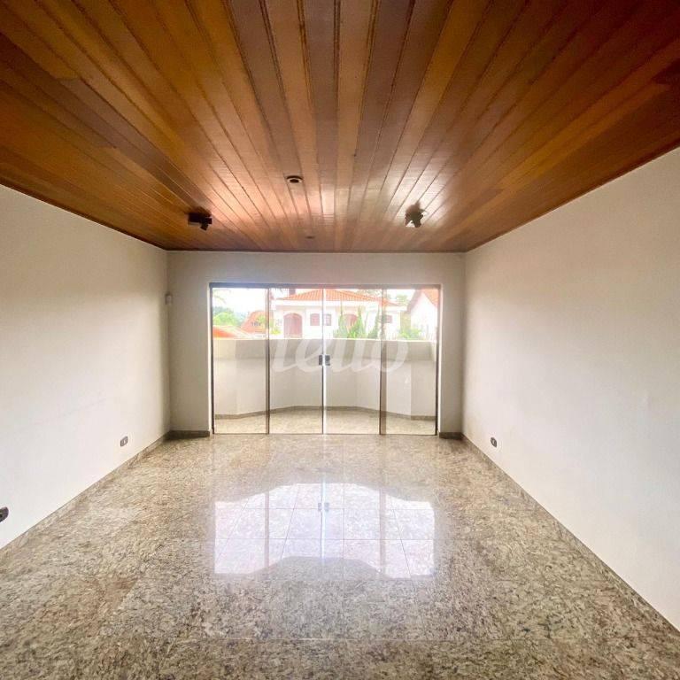 SALA 2 AMBIENTES de Casa para alugar, sobrado com 380 m², 4 quartos e 4 vagas em Jardim Teresa - São Paulo