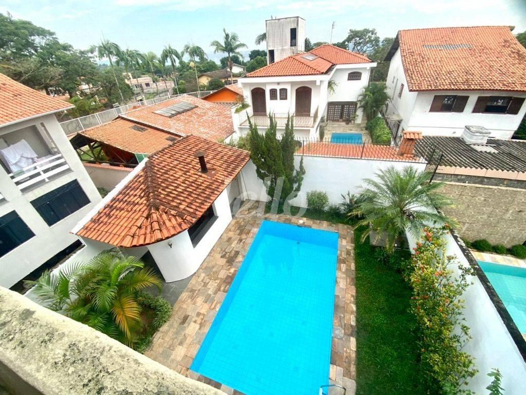 VISTA SUÍTE 2 de Casa para alugar, sobrado com 380 m², 4 quartos e 4 vagas em Jardim Teresa - São Paulo