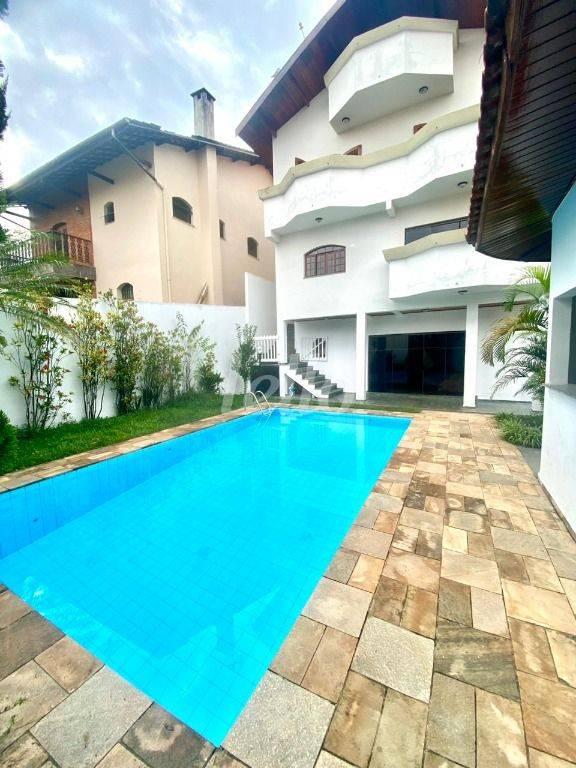 PISCINA de Casa para alugar, sobrado com 380 m², 4 quartos e 4 vagas em Jardim Teresa - São Paulo