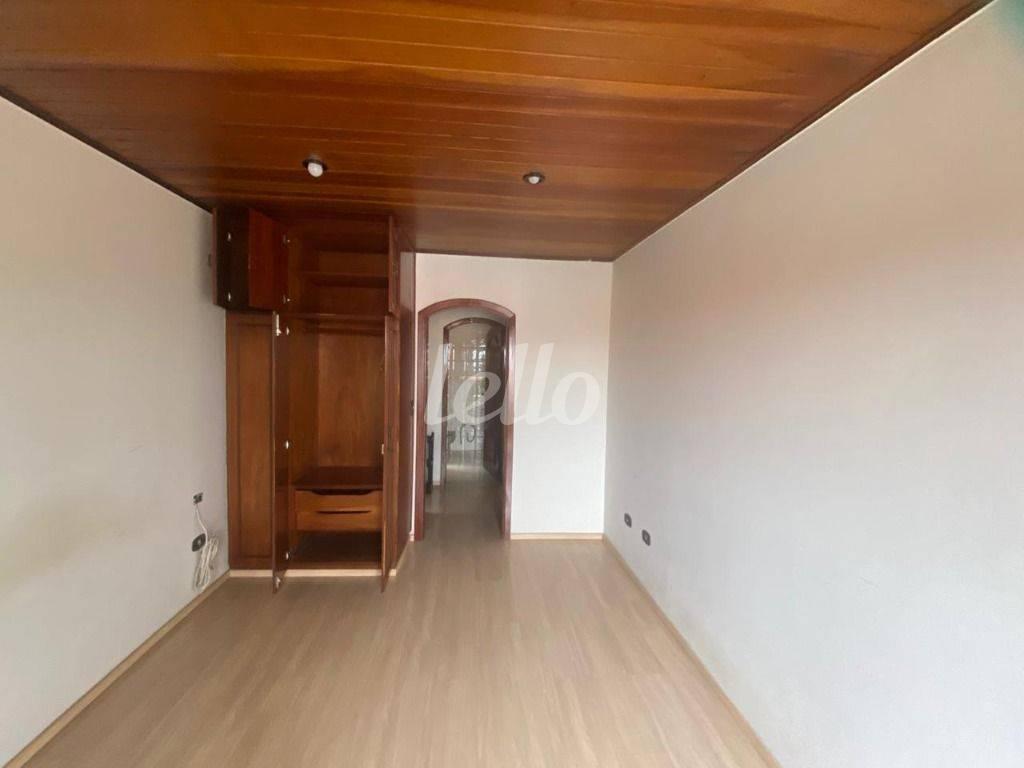 SUÍTE 2 de Casa para alugar, sobrado com 380 m², 4 quartos e 4 vagas em Jardim Teresa - São Paulo