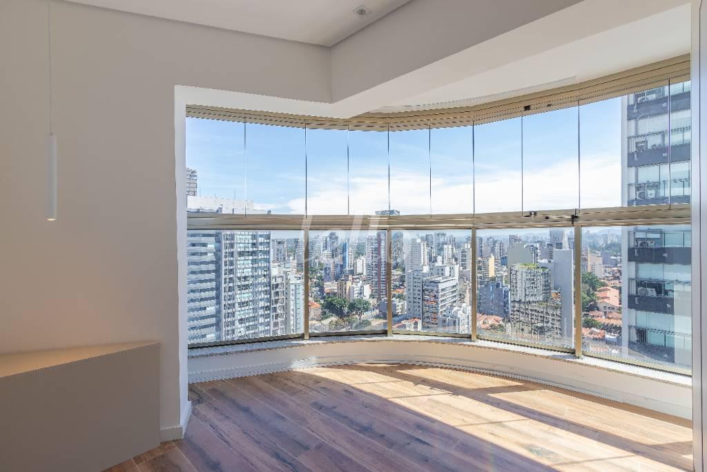 01SALA_014 de Apartamento para alugar, Padrão com 49 m², 1 quarto e 1 vaga em Pinheiros - São Paulo
