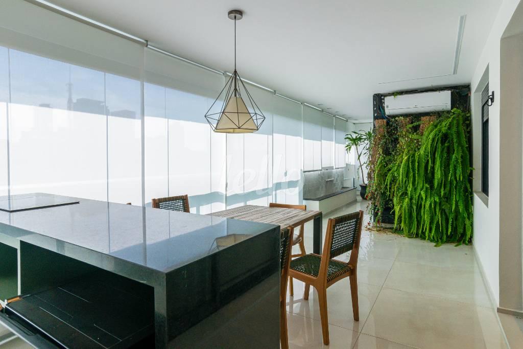 VARANDA GOUMERT de Apartamento para alugar, Padrão com 118 m², 3 quartos e 2 vagas em Cerqueira César - São Paulo