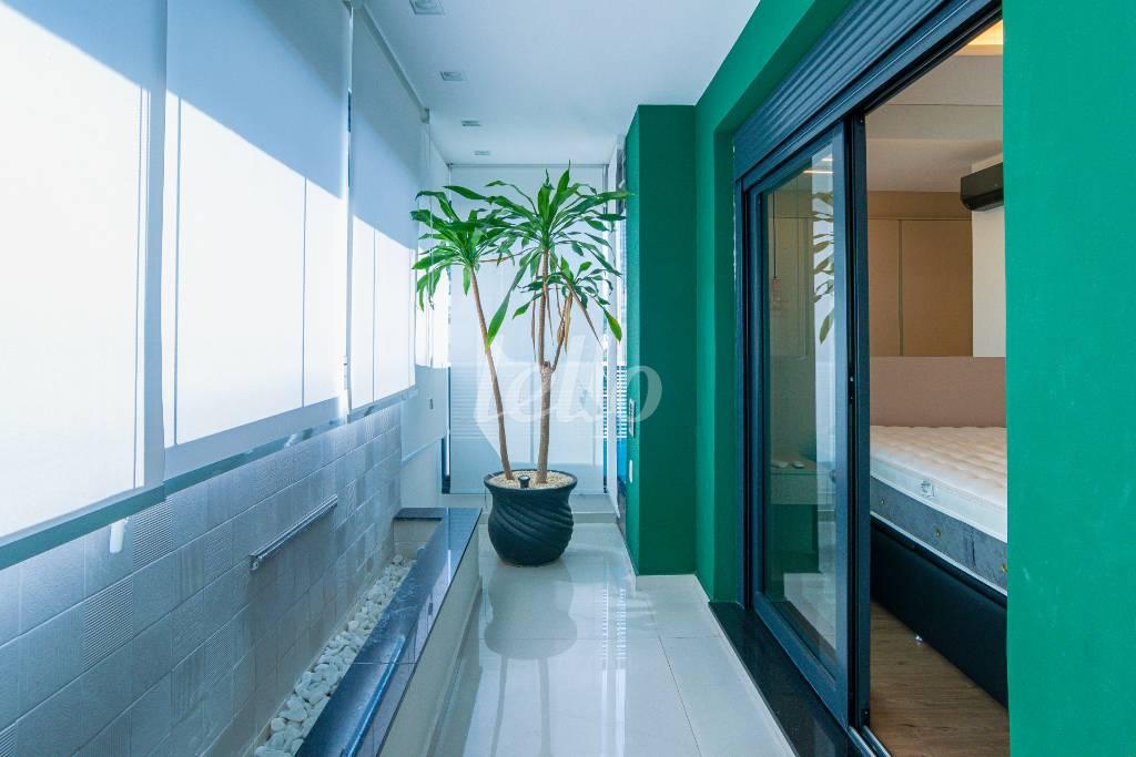 VARANDA GOUMERT de Apartamento para alugar, Padrão com 118 m², 3 quartos e 2 vagas em Cerqueira César - São Paulo