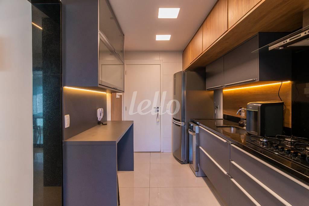 COZINHA de Apartamento para alugar, Padrão com 118 m², 3 quartos e 2 vagas em Cerqueira César - São Paulo