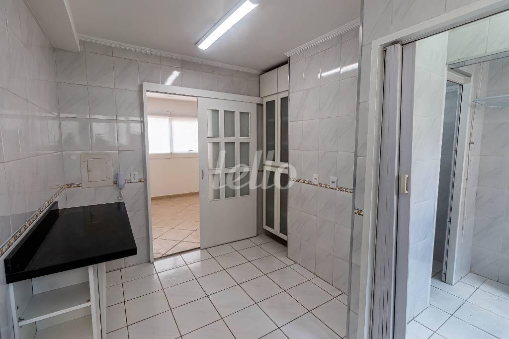 COZINHA de Apartamento para alugar, Padrão com 125 m², 3 quartos e 1 vaga em Itaim Bibi - São Paulo