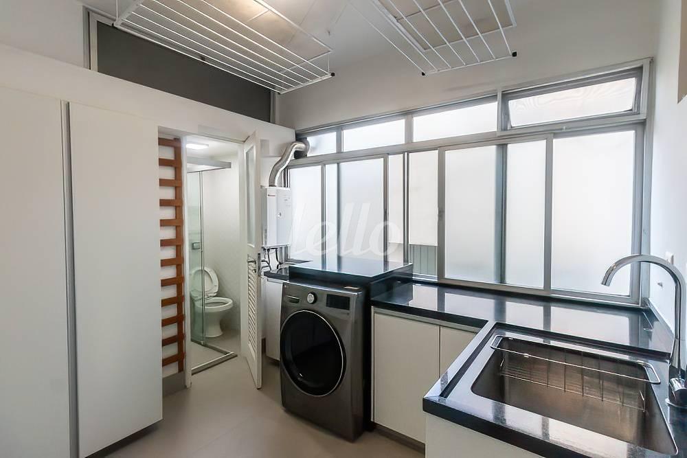 ÁREA DE SERVIÇO de Apartamento para alugar, Padrão com 158 m², 2 quartos e 1 vaga em Itaim Bibi - São Paulo