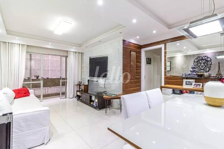 LIVING de Apartamento à venda, Padrão com 120 m², 3 quartos e 2 vagas em Indianópolis - São Paulo