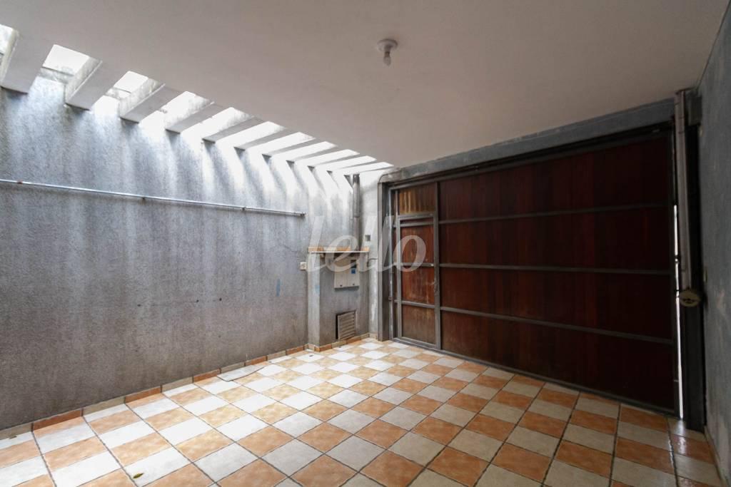 GARAGEM de Casa para alugar, sobrado com 190 m², 2 quartos e 2 vagas em Vila Brasilina - São Paulo
