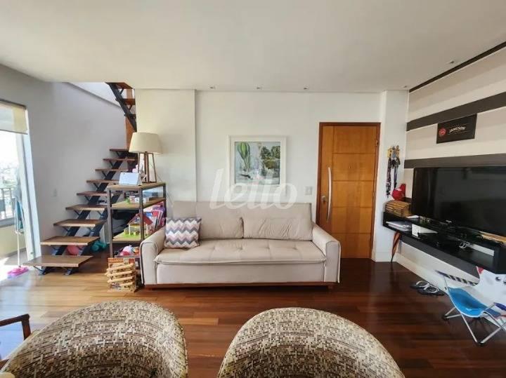 LIVING de Apartamento à venda, cobertura - Padrão com 160 m², 3 quartos e 1 vaga em Vila Dom Pedro I - São Paulo