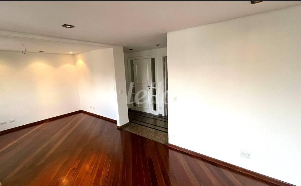 SALA de Apartamento à venda, Padrão com 104 m², 3 quartos e 2 vagas em Cidade Monções - São Paulo