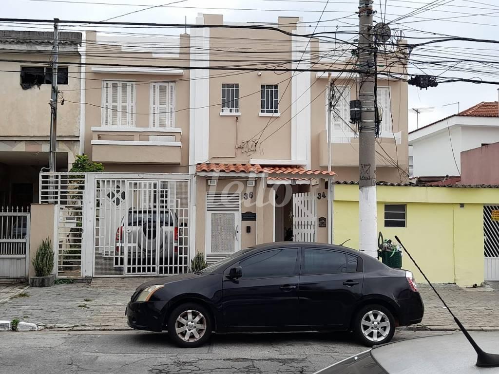 FACHADA de Casa à venda, térrea com 300 m², 16 quartos e 1 vaga em Vila Deodoro - São Paulo
