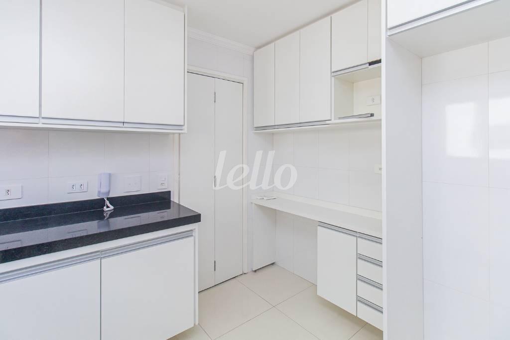 COZINHA de Apartamento para alugar, Padrão com 100 m², 3 quartos e 1 vaga em Indianópolis - São Paulo