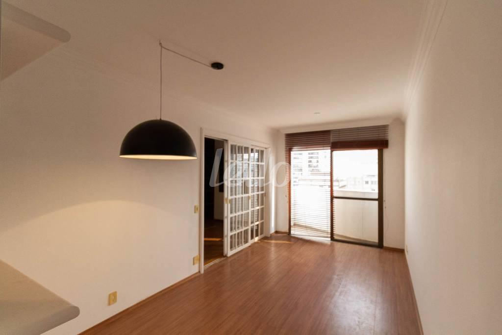 SALA de Apartamento para alugar, Padrão com 70 m², 1 quarto e 1 vaga em Pinheiros - São Paulo