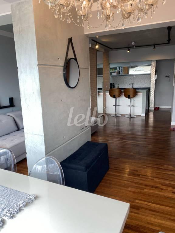 SALA de Apartamento à venda, Padrão com 75 m², 2 quartos e 2 vagas em Vila Bertioga - São Paulo