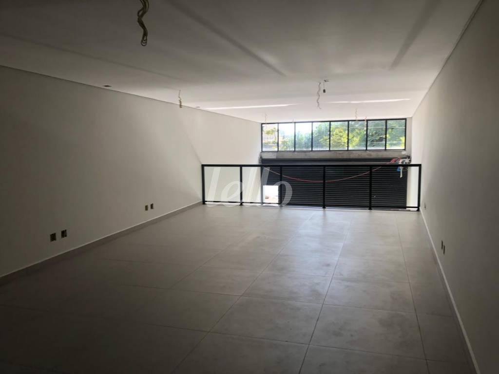 SALÃO de Salão para alugar, Padrão com 180 m², e 3 vagas em Vila Formosa - São Paulo
