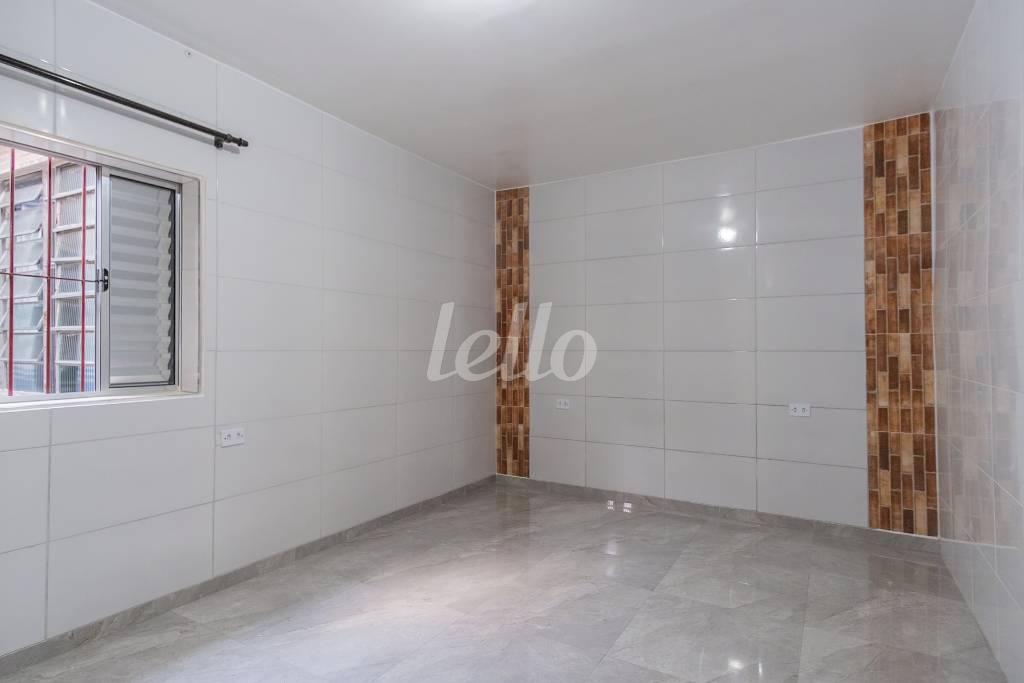 DORMITORIO de Casa para alugar, sobrado com 20 m², 1 quarto e em Jardim Vergueiro - São Paulo