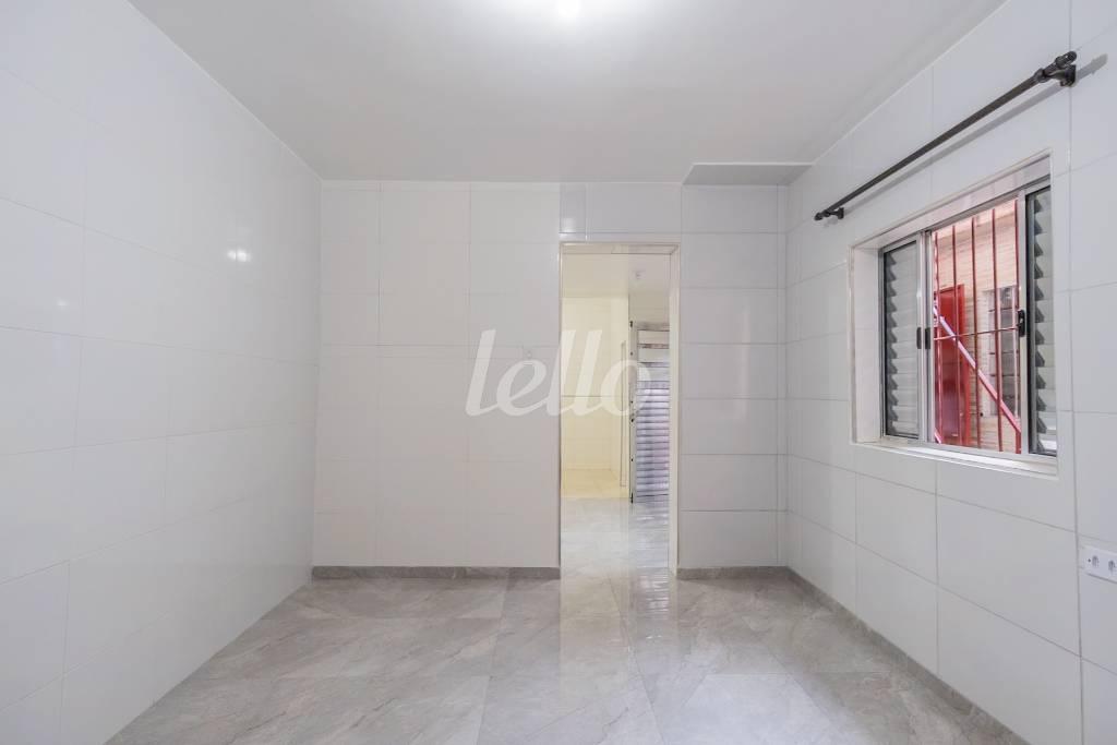 DORMITORIO de Casa para alugar, sobrado com 20 m², 1 quarto e em Jardim Vergueiro - São Paulo