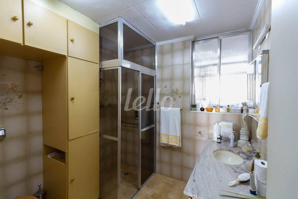 BANHEIRO SOCIAL de Apartamento para alugar, Padrão com 104 m², 3 quartos e 1 vaga em Água Branca - São Paulo