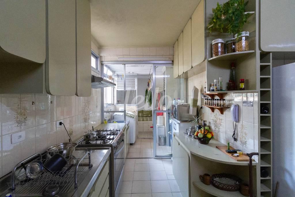 COZINHA de Apartamento para alugar, Padrão com 104 m², 3 quartos e 1 vaga em Água Branca - São Paulo