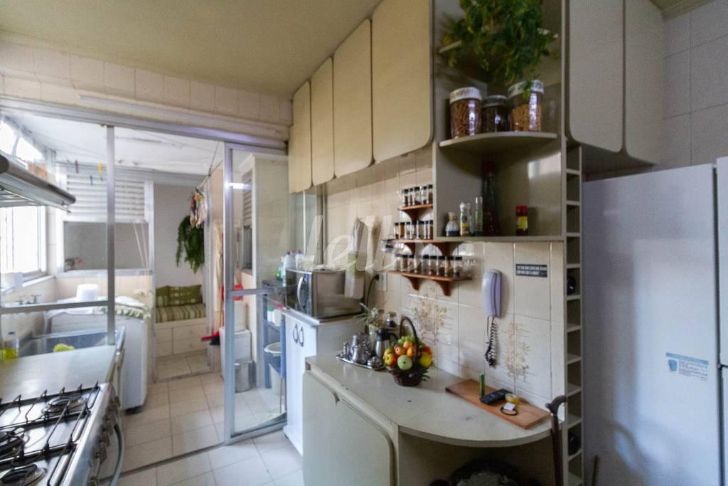 COZINHA de Apartamento para alugar, Padrão com 104 m², 3 quartos e 1 vaga em Água Branca - São Paulo