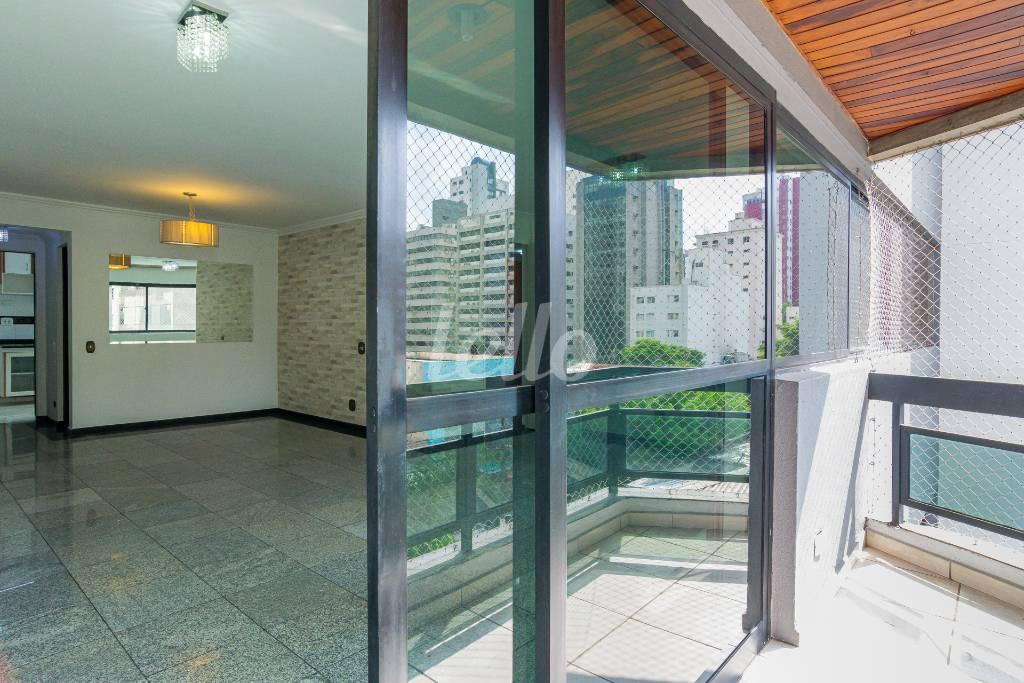 02SACADAVARANDA_001 de Apartamento para alugar, Padrão com 45 m², 2 quartos e em Itaim Bibi - São Paulo