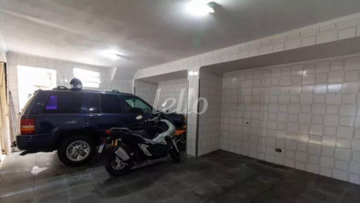 GARAGEM de Casa para alugar, sobrado com 240 m², 3 quartos e 2 vagas em Vila Polopoli - São Paulo