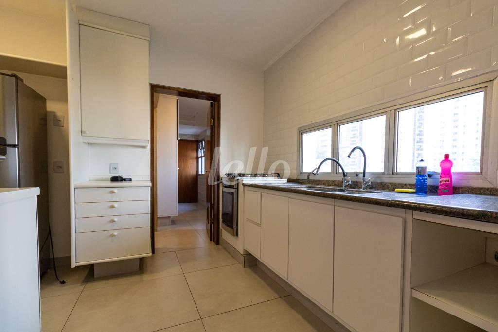 COZINHA de Apartamento para alugar, Padrão com 163 m², 3 quartos e 2 vagas em Consolação - São Paulo