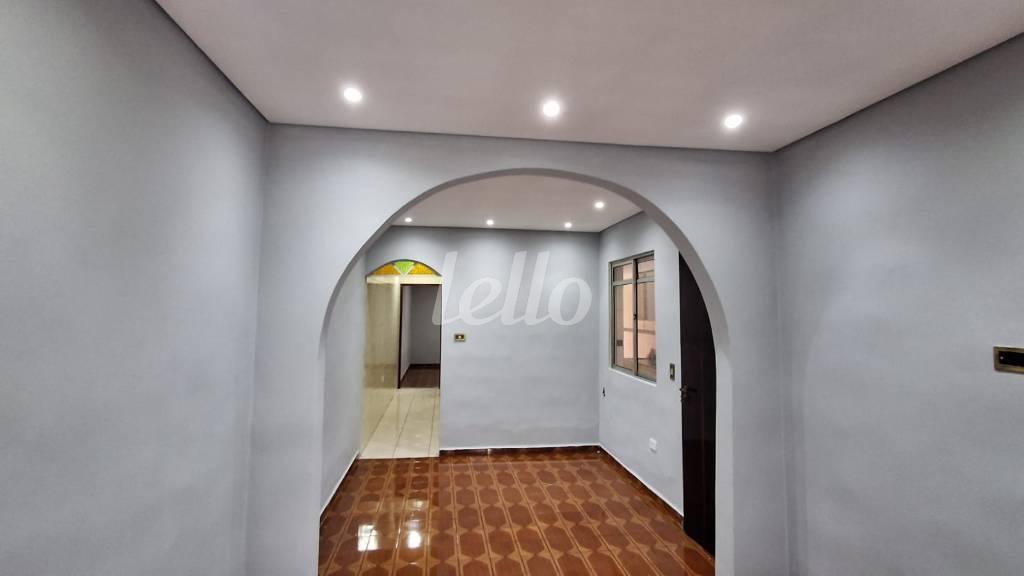 SALA DE ESTAR de Casa à venda, térrea com 100 m², 3 quartos e 1 vaga em Vila Cerâmica - São Bernardo do Campo
